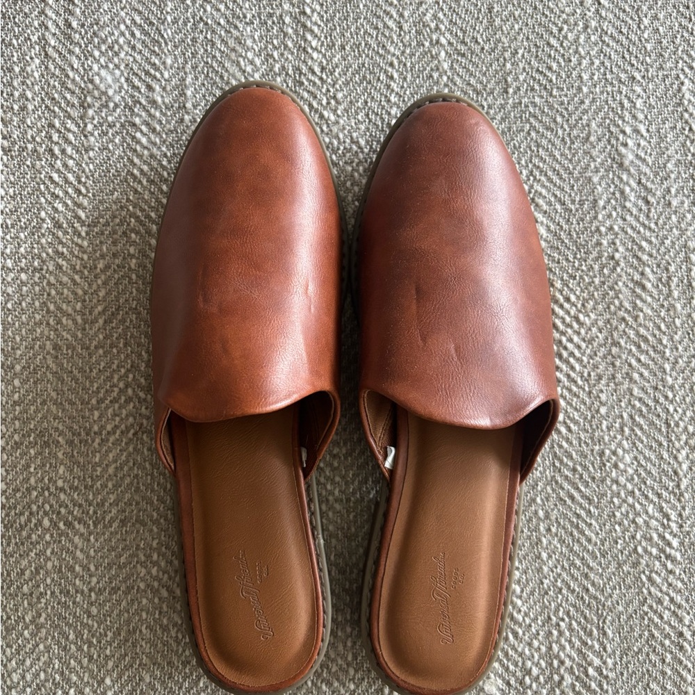 UNIVERSAL THREAD LEATHER MULES | size 9.5